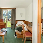 Hotel Sunora - Ski In Ski Out - Formerly Hotel Schranz Szálloda