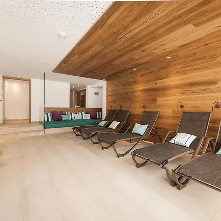 Schranz - In & Out 4*