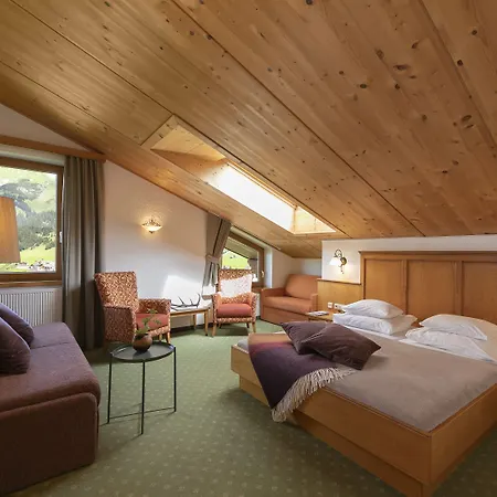 Schranz - In & Out Hotel 4*